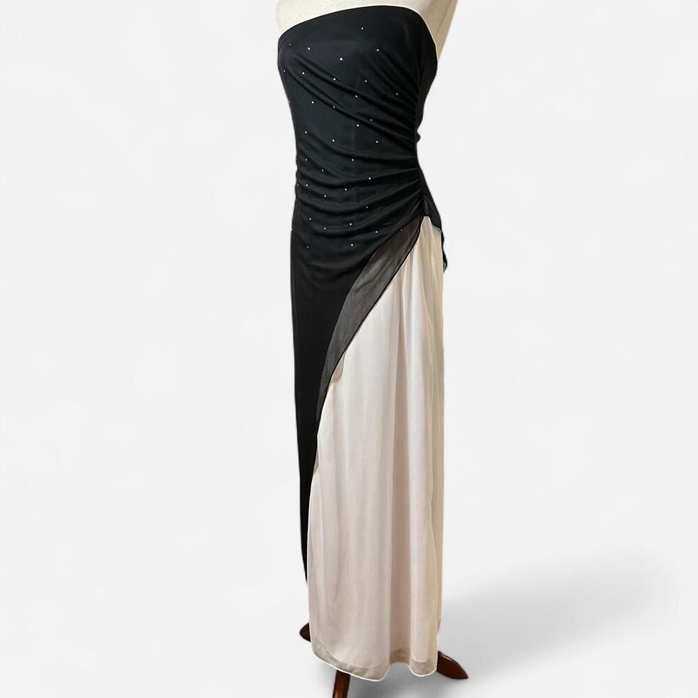 B. Smart 90s Strapless Black and White Rhinestone Elegant Evening Gown